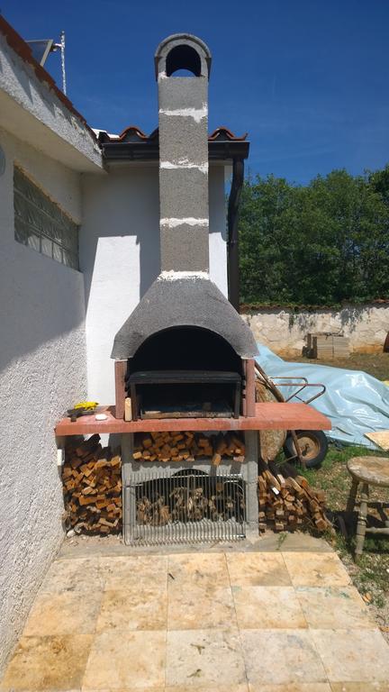 Apartments Free Parking Big Garden Peroj Δωμάτιο φωτογραφία