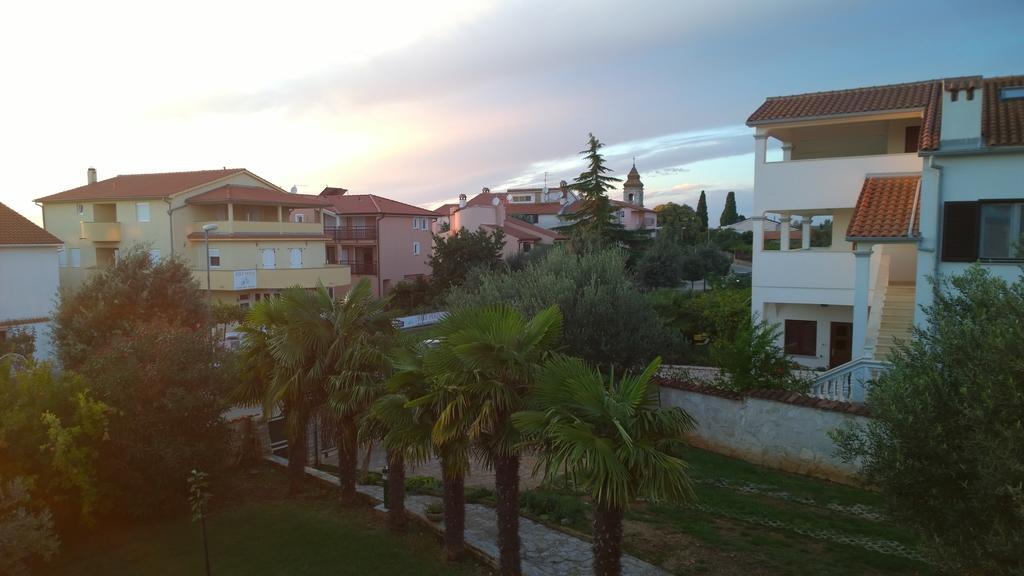 Apartments Free Parking Big Garden Peroj Δωμάτιο φωτογραφία